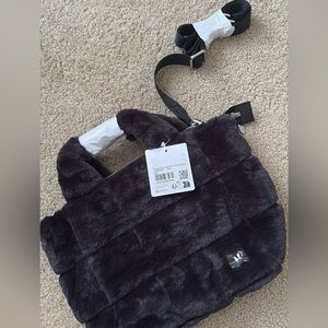 Lululemon Quilted Grid Tote Bag Mini 5L
*Plush Fleece